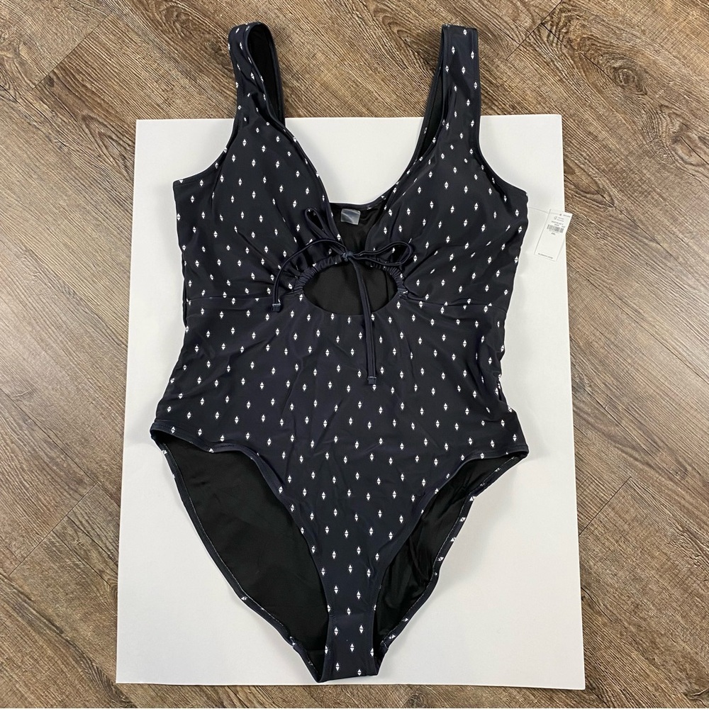 Old Navy One Piece Swimsuit Women 2x Black With Details Cutout Tie One Piece